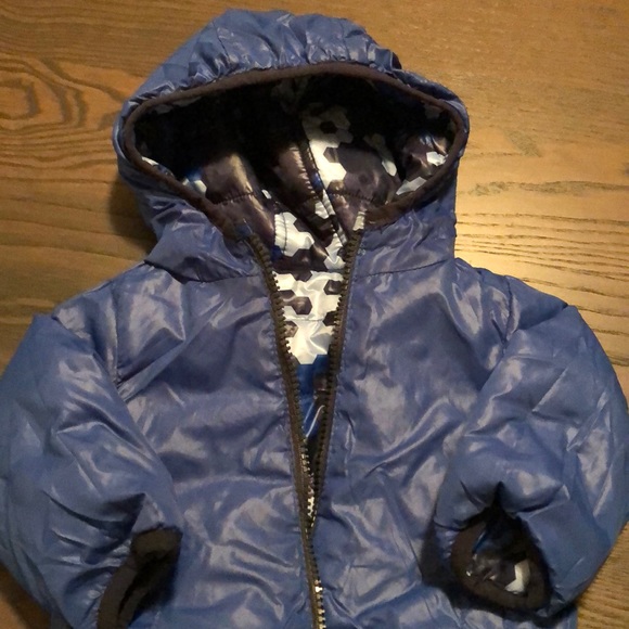 Reversible lightweight puffer 6m really cool! - Picture 3 of 6